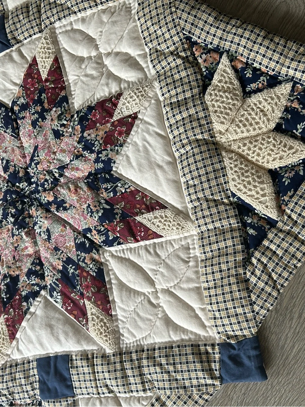 Keeco Bedding Floral patchwork Country Farmhouse Quilt + 2 pillow shams 90 X 95